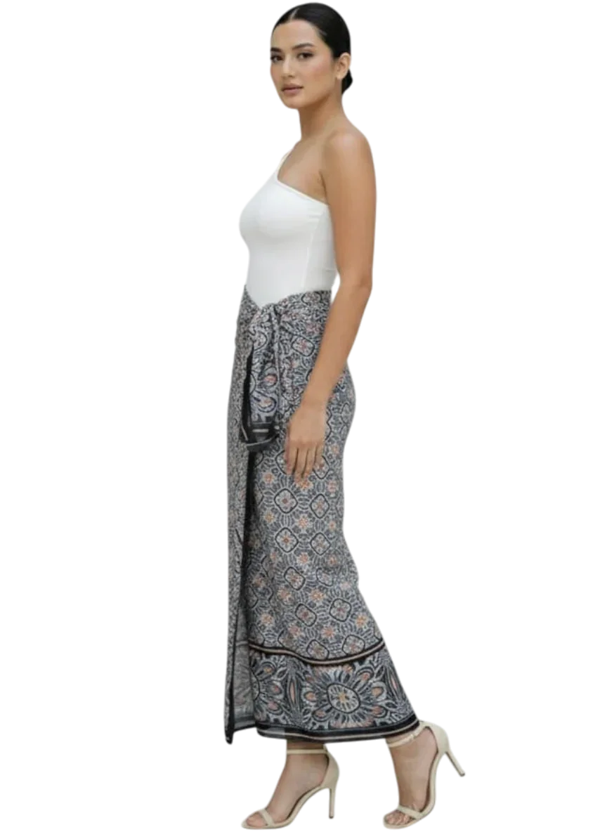 PAREO FALDA ROMBOS GRIS